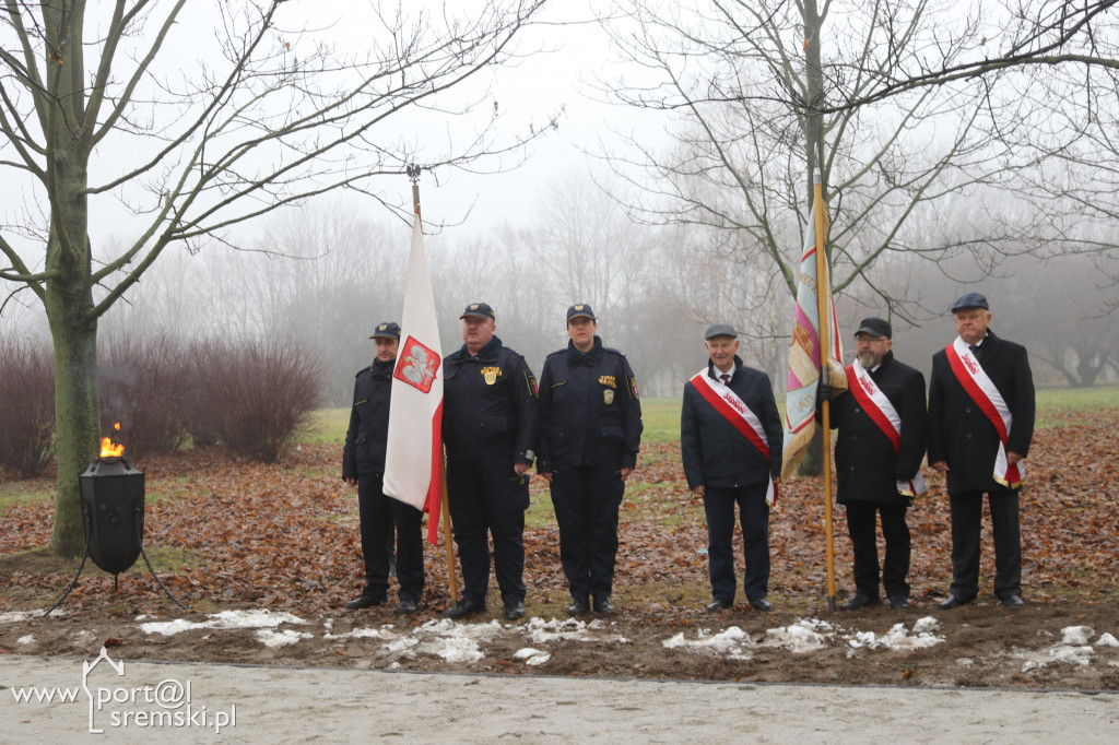 Odsłonięto tablicę i uhonorowano trzech bohaterów