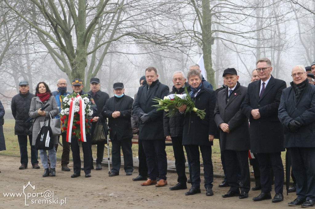 Odsłonięto tablicę i uhonorowano trzech bohaterów