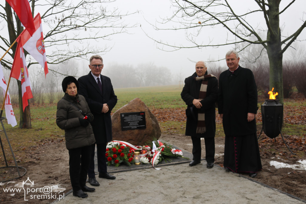 Odsłonięto tablicę i uhonorowano trzech bohaterów