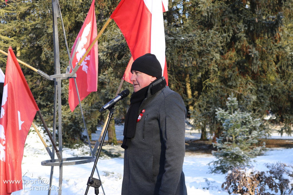 Śremianie uroczyście złożyli kwiaty pod pomnikiem