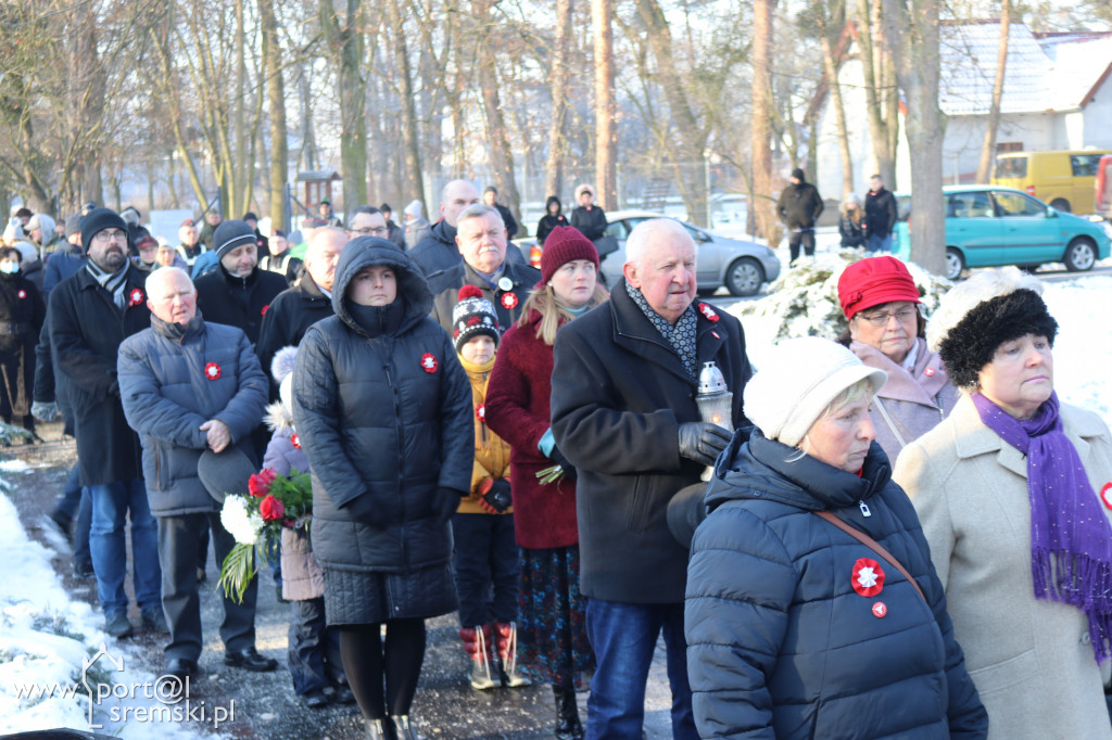 Śremianie uroczyście złożyli kwiaty pod pomnikiem