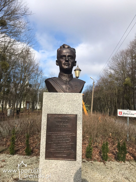 Patriotyczna uroczystość przy pomniku Witolda Pileckiego