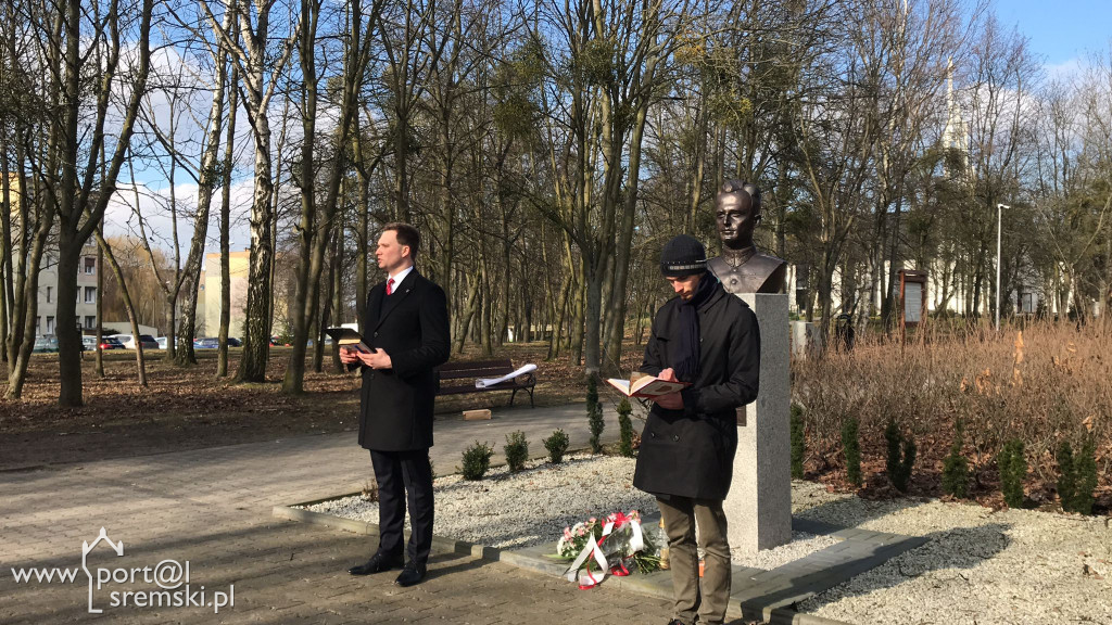 Patriotyczna uroczystość przy pomniku Witolda Pileckiego