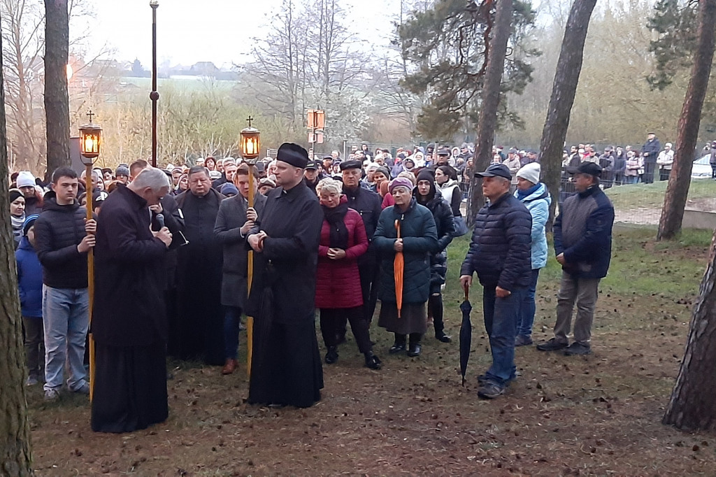 Wielki Piątek - Droga Krzyżowa