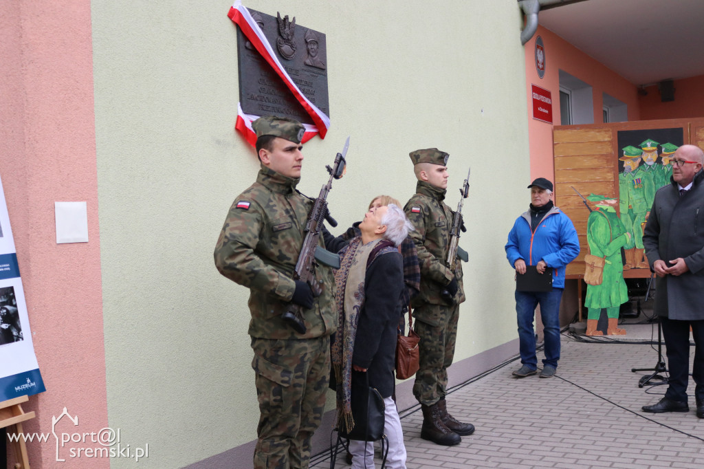 Odsłonięcie tablicy braci Skrzydlewskich