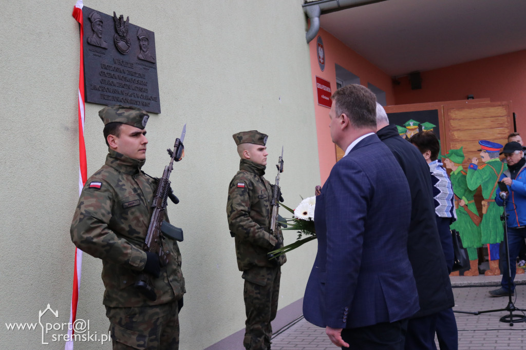 Odsłonięcie tablicy braci Skrzydlewskich