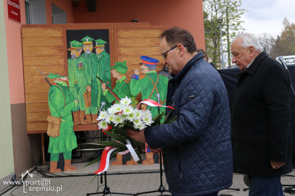Odsłonięcie tablicy braci Skrzydlewskich
