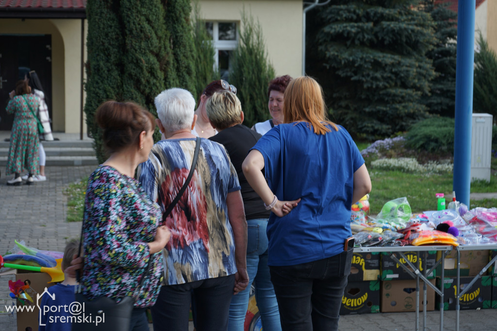 Ceremonia oddania do użytku strażakom z OSP Brodnica nowej strażnicy i wozu