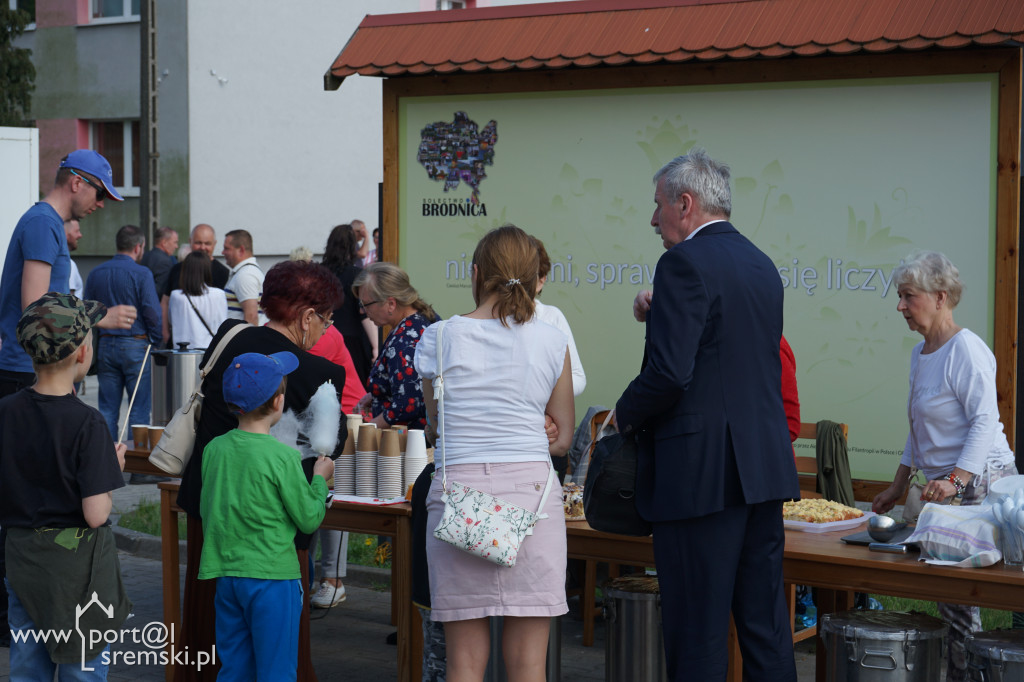 Ceremonia oddania do użytku strażakom z OSP Brodnica nowej strażnicy i wozu