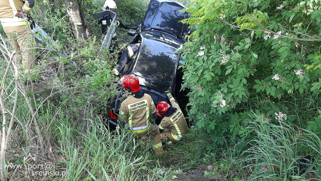 BMW zjechało z drogi