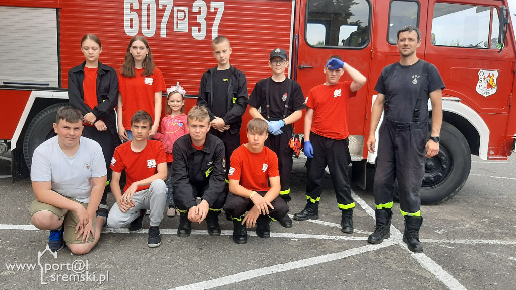 Szkolenie młodych strażaków