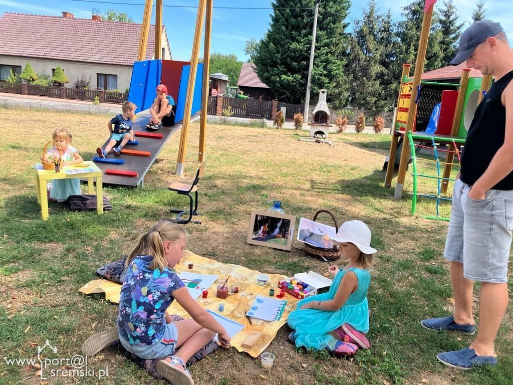 Czytanie pod chmurką w Niesłabinie