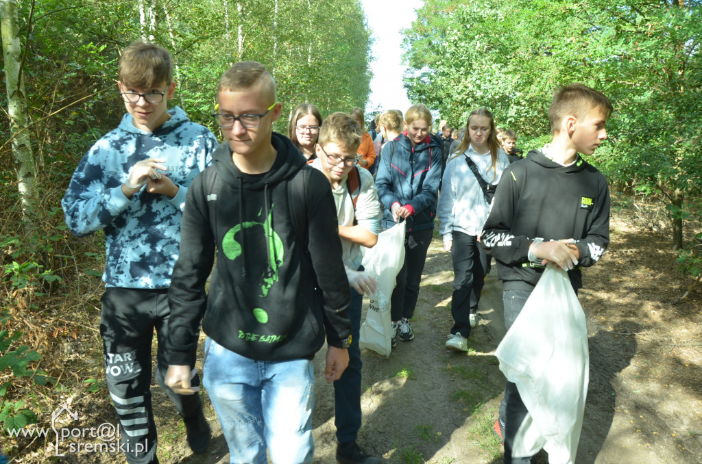 Międzynarodowy Dzień Sprzątania Świata w Książu
