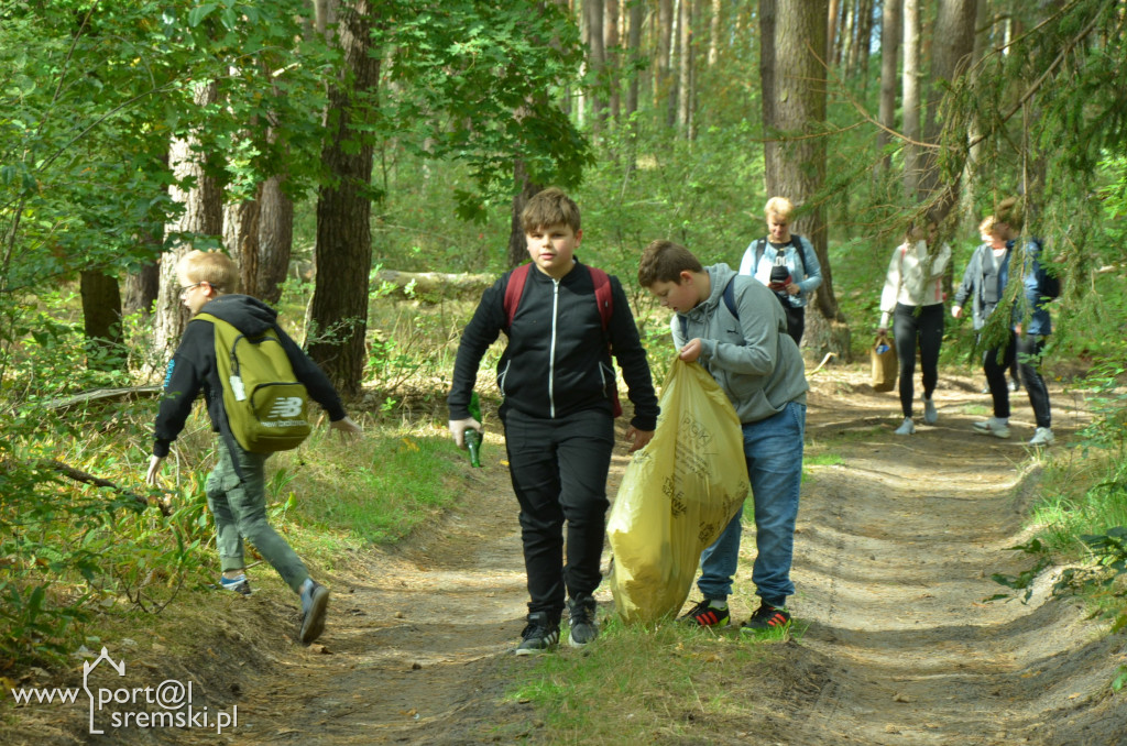 Międzynarodowy Dzień Sprzątania Świata w Książu