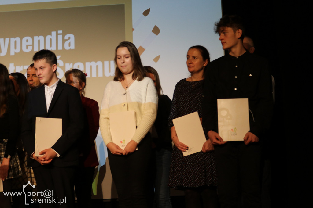 Stypendia burmistrza Śremu za r. sz. 2021/2022