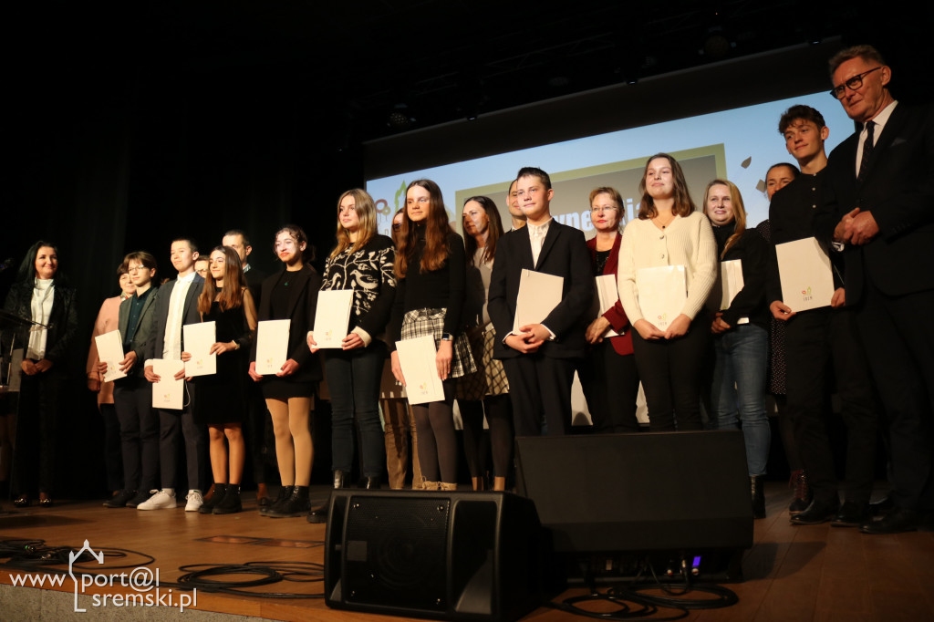 Stypendia burmistrza Śremu za r. sz. 2021/2022