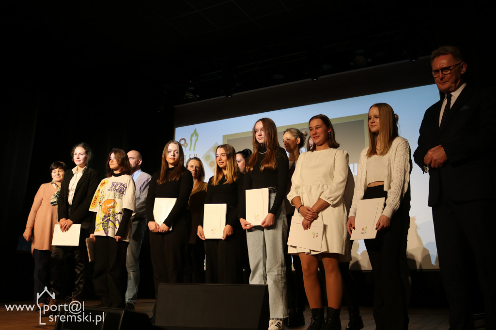 Stypendia burmistrza Śremu za r. sz. 2021/2022