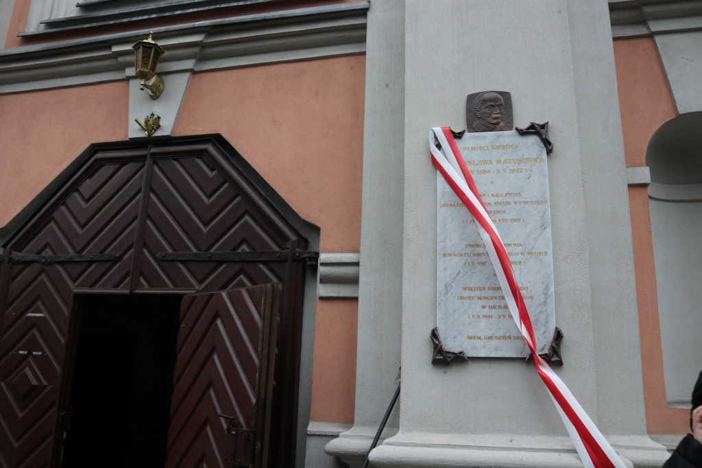 Odsłonięcie tablicy ks. Mieczysława Matuszka