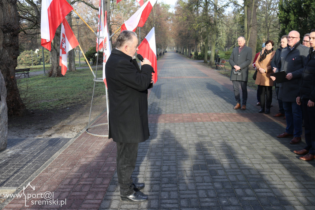 Odsłonięto tablicę poświęconą Romanowi Dmowskiemu