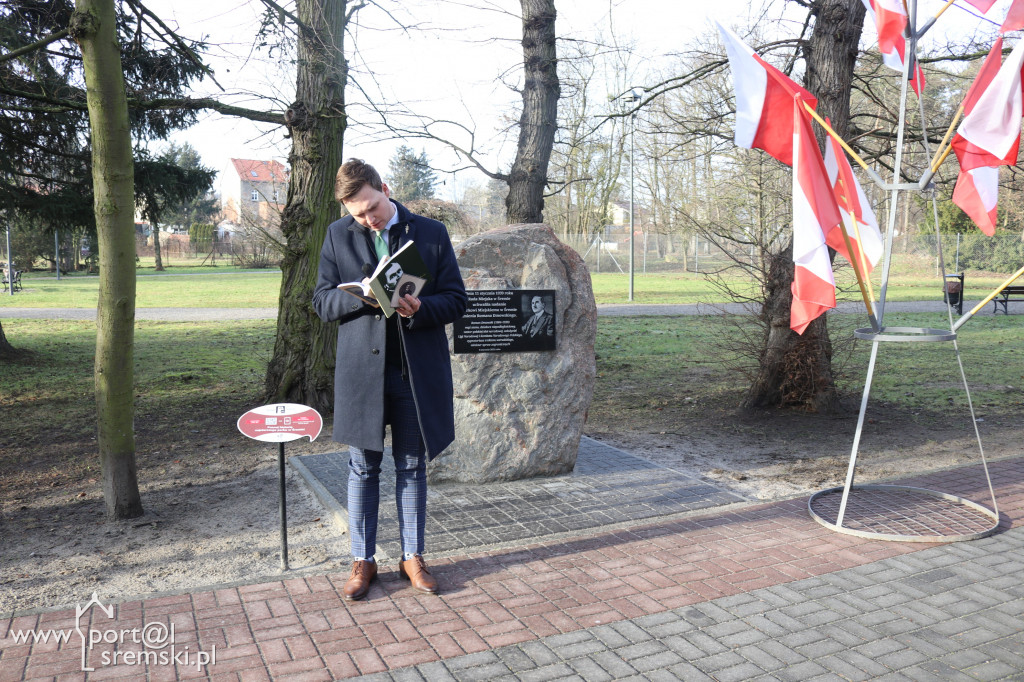 Odsłonięto tablicę poświęconą Romanowi Dmowskiemu