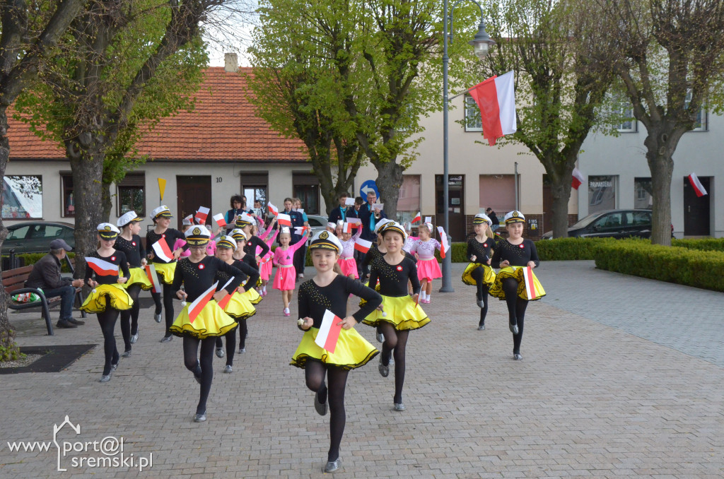 Ksiąski rynek na biało i czerwono