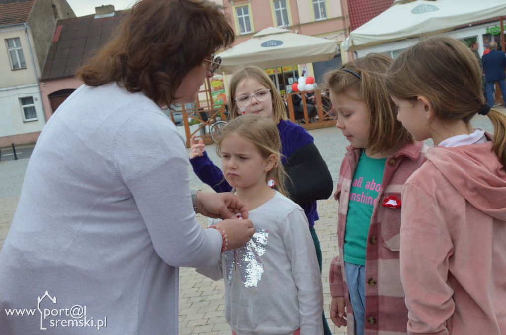 Ksiąski rynek na biało i czerwono