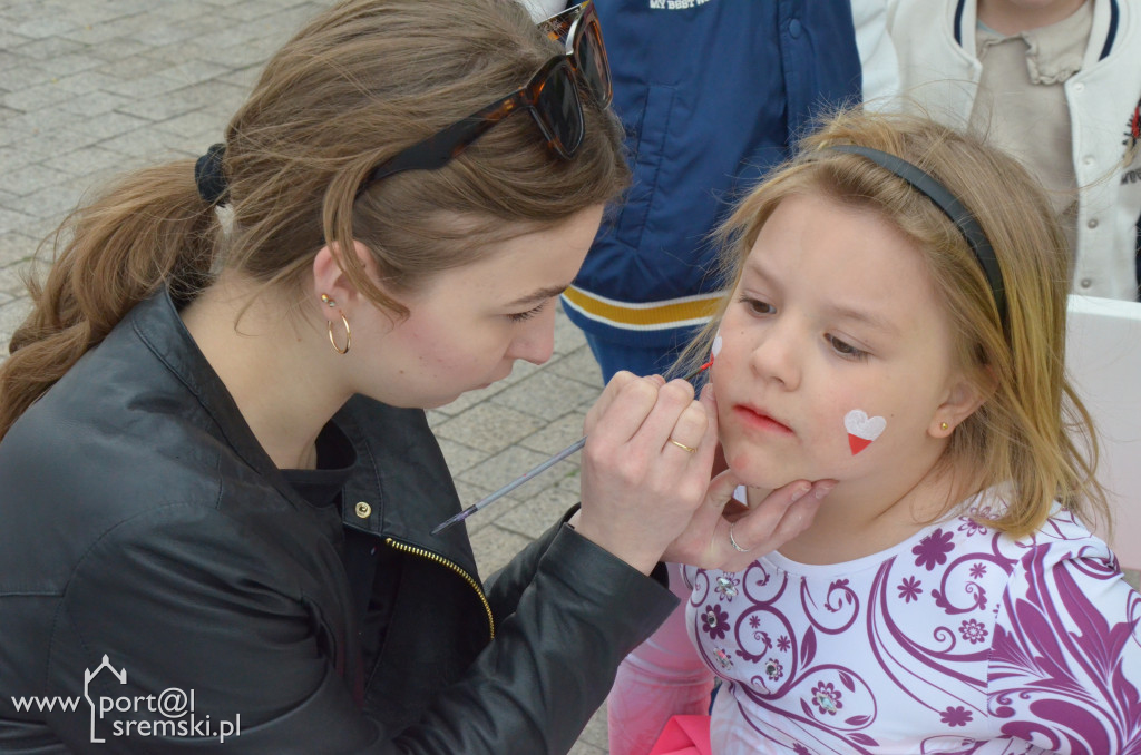 Ksiąski rynek na biało i czerwono