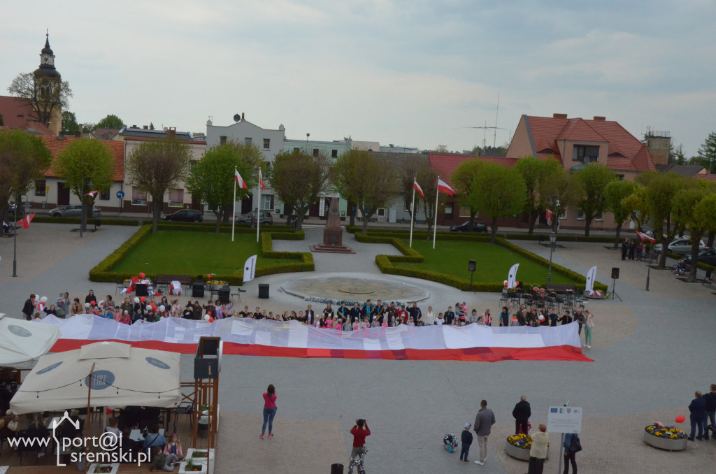 Ksiąski rynek na biało i czerwono