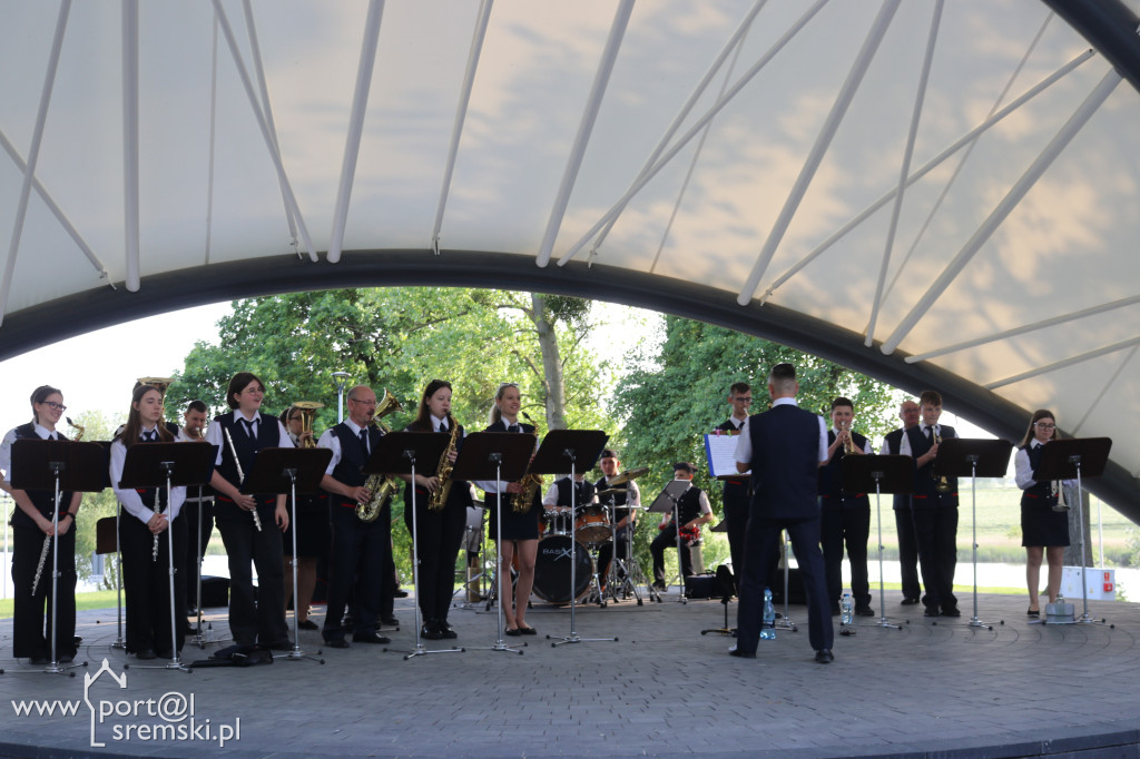 Koncert orkiestry w śremskim amfiteatrze