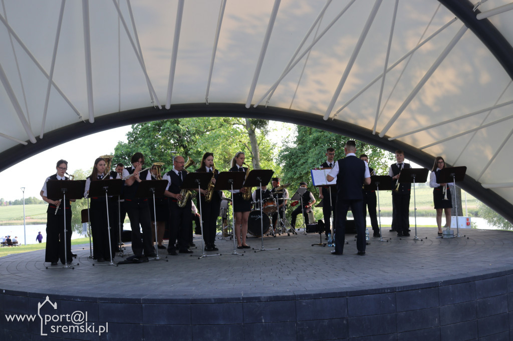 Koncert orkiestry w śremskim amfiteatrze