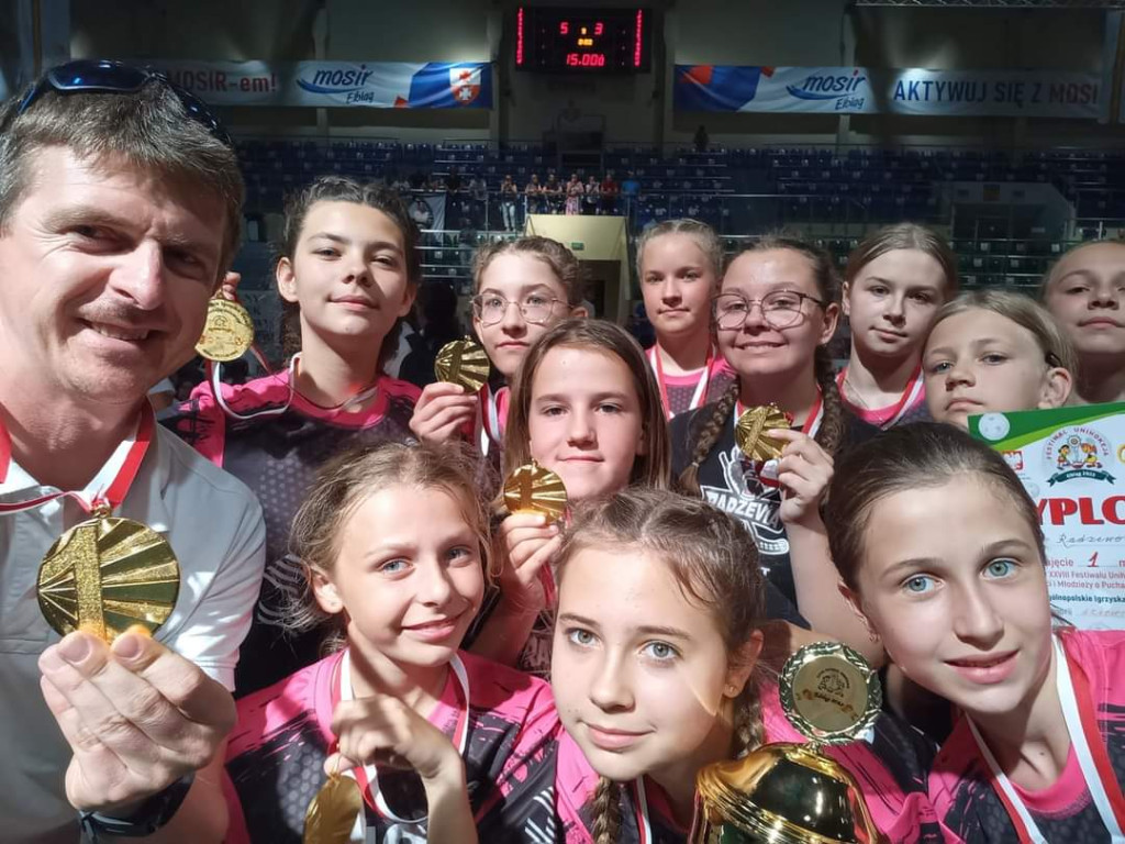 Sukces unihokeistek z Radzewa