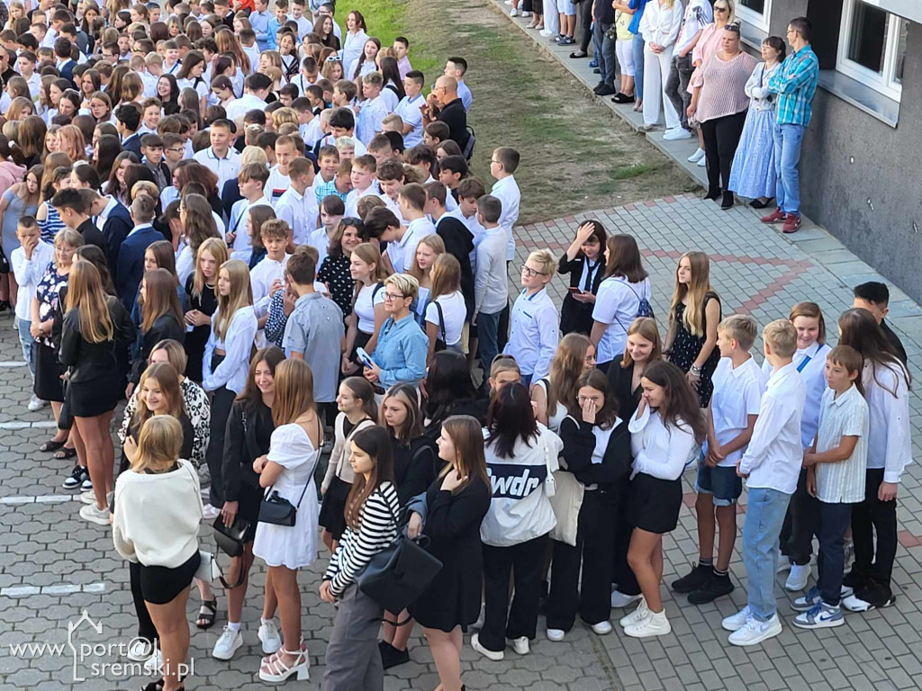 Rozpoczęcie roku szkolnego w SP6 w Śremie