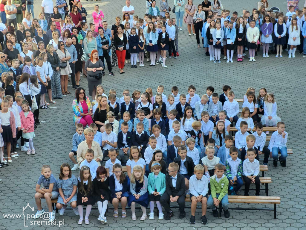 Rozpoczęcie roku szkolnego w SP6 w Śremie