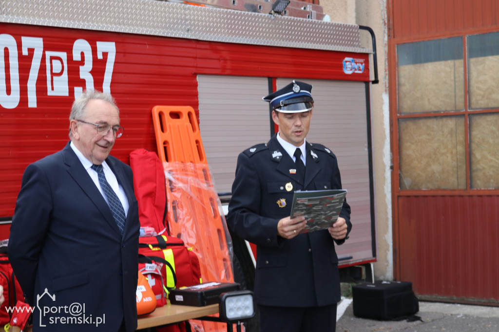Przekazanie sprzętu jednostkom
