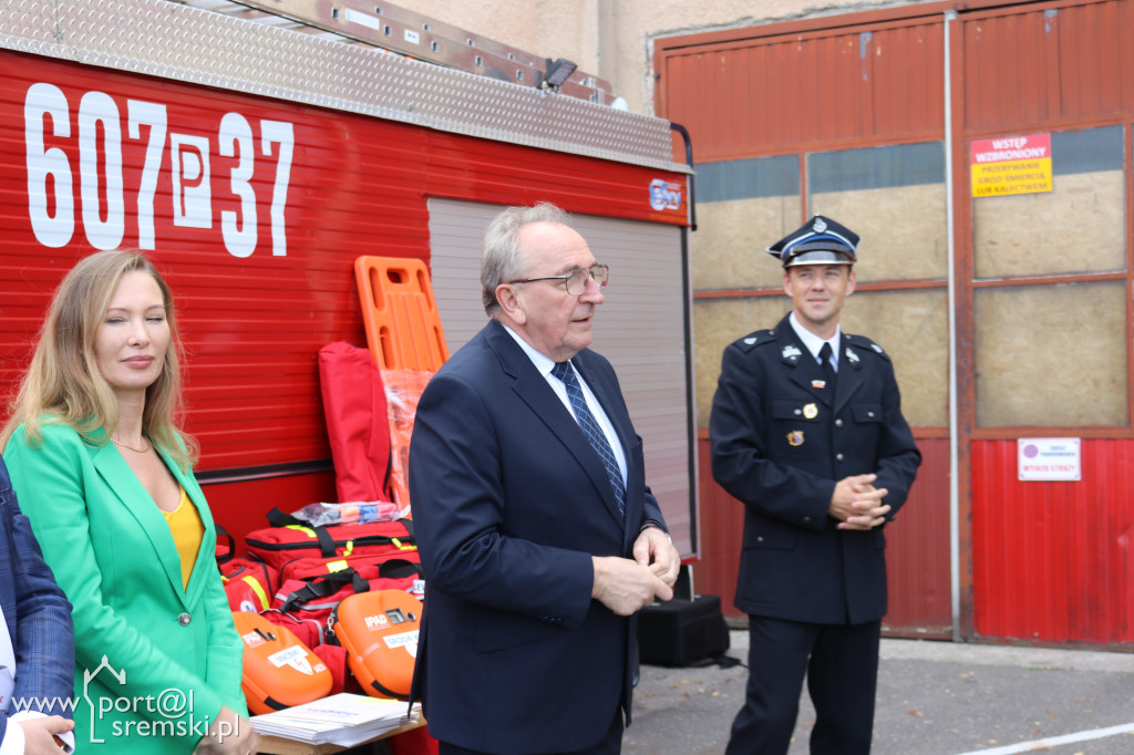 Przekazanie sprzętu jednostkom