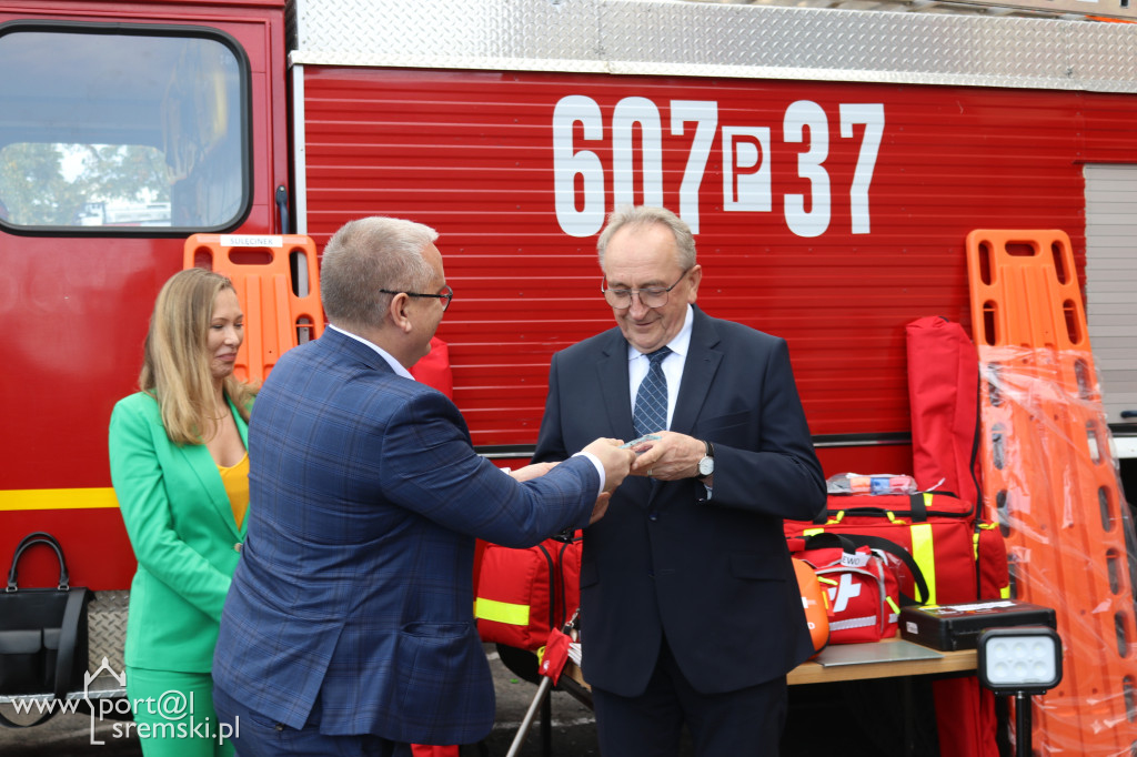 Przekazanie sprzętu jednostkom