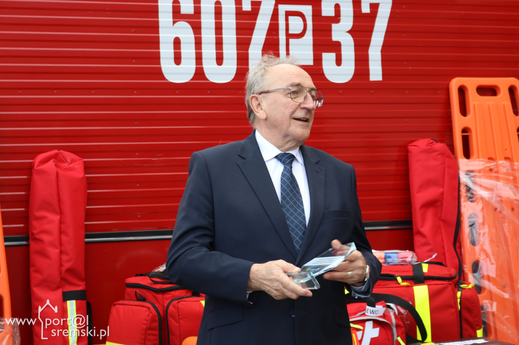 Przekazanie sprzętu jednostkom