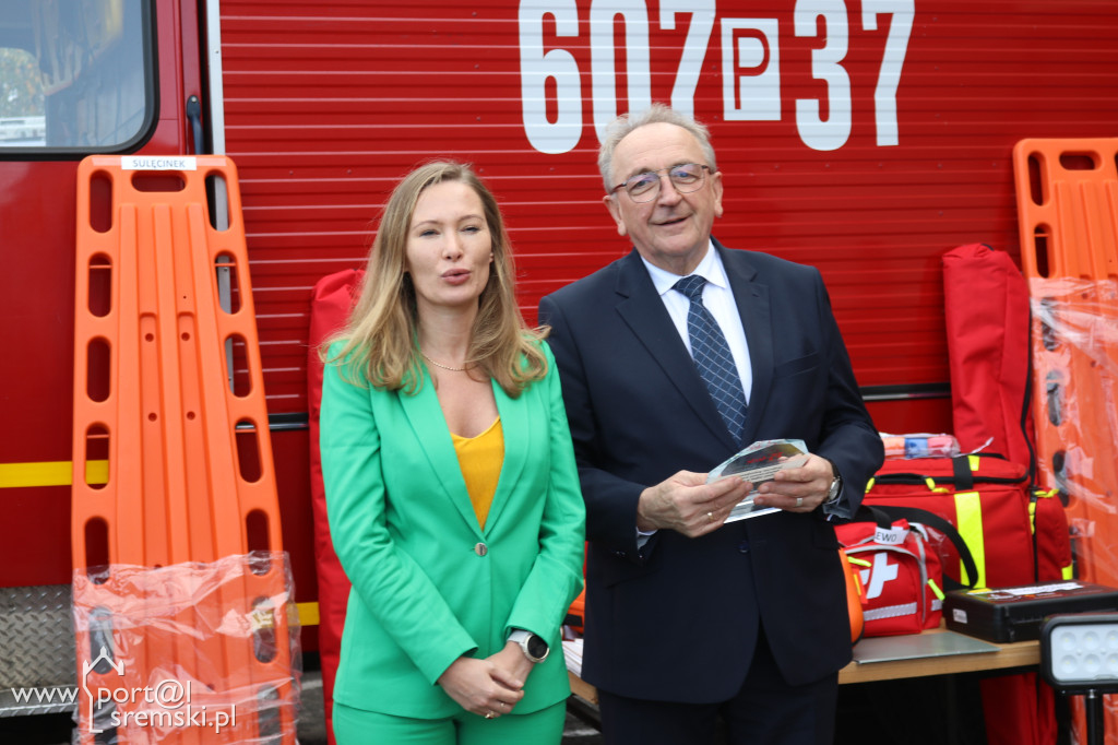 Przekazanie sprzętu jednostkom