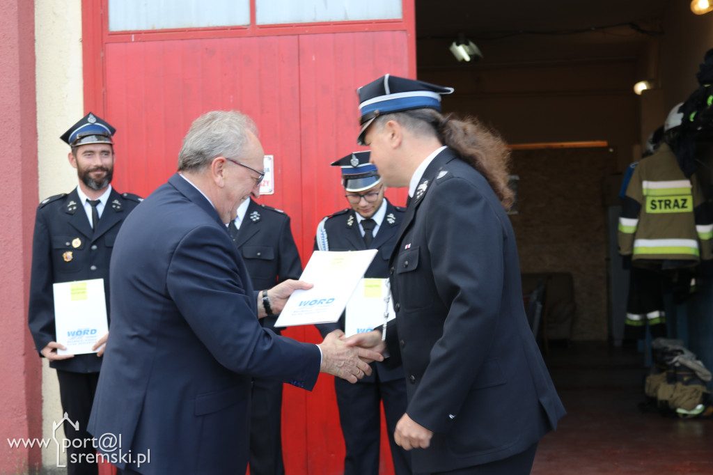 Przekazanie sprzętu jednostkom