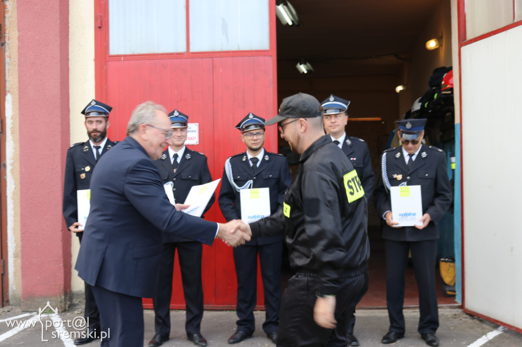 Przekazanie sprzętu jednostkom