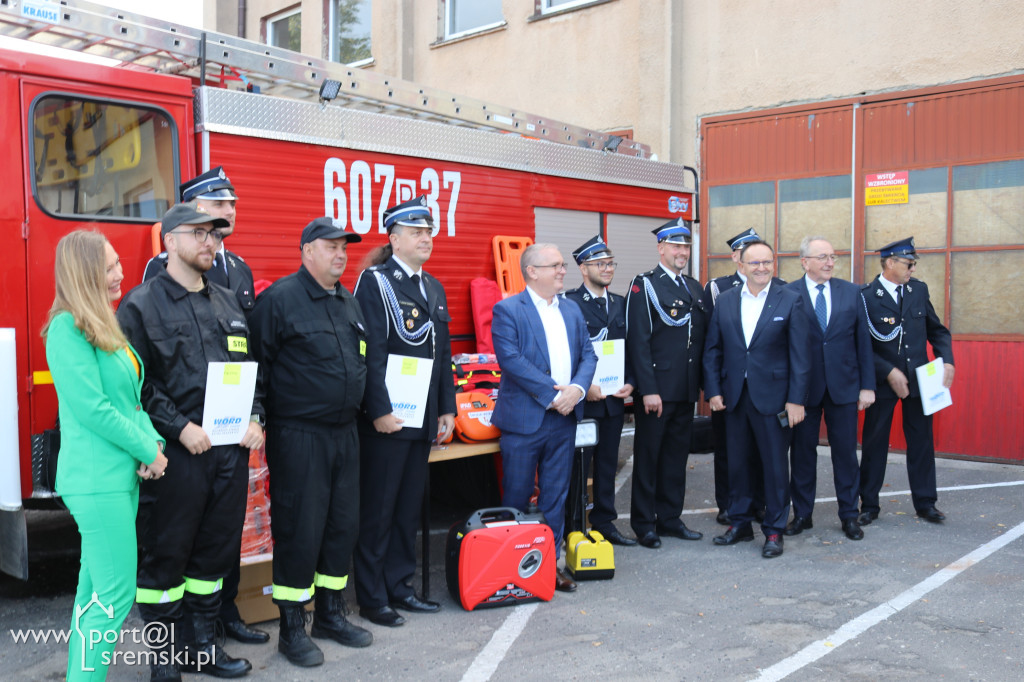 Przekazanie sprzętu jednostkom