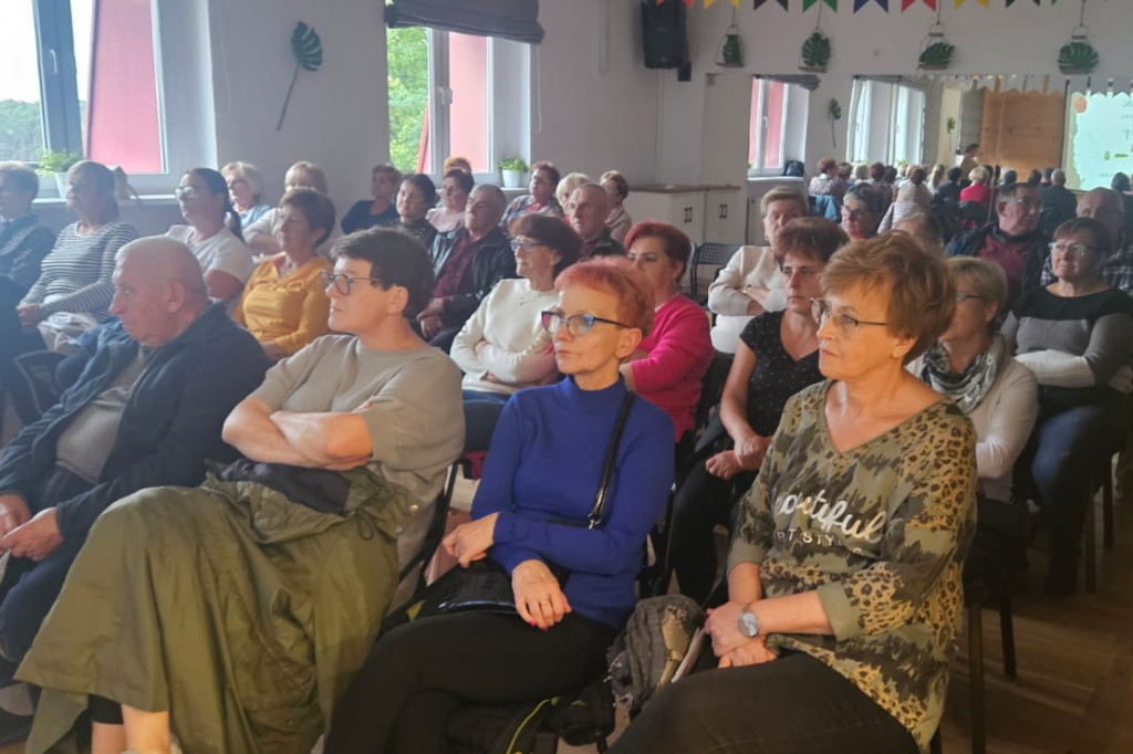 Ognisko z pszczołami, czyli jak seniorzy bawili
