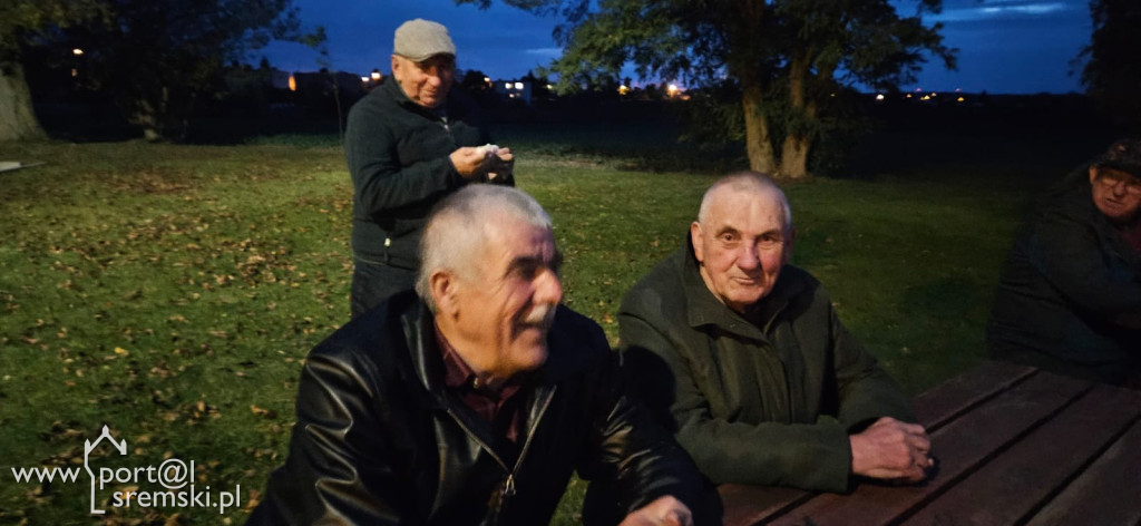Ognisko z pszczołami, czyli jak seniorzy bawili