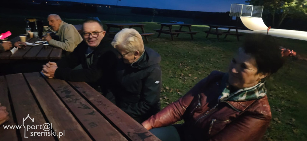 Ognisko z pszczołami, czyli jak seniorzy bawili