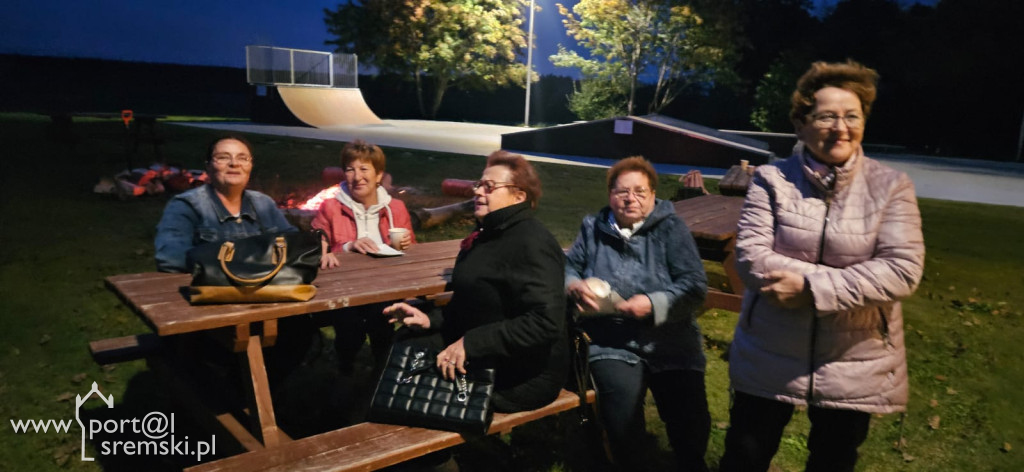 Ognisko z pszczołami, czyli jak seniorzy bawili