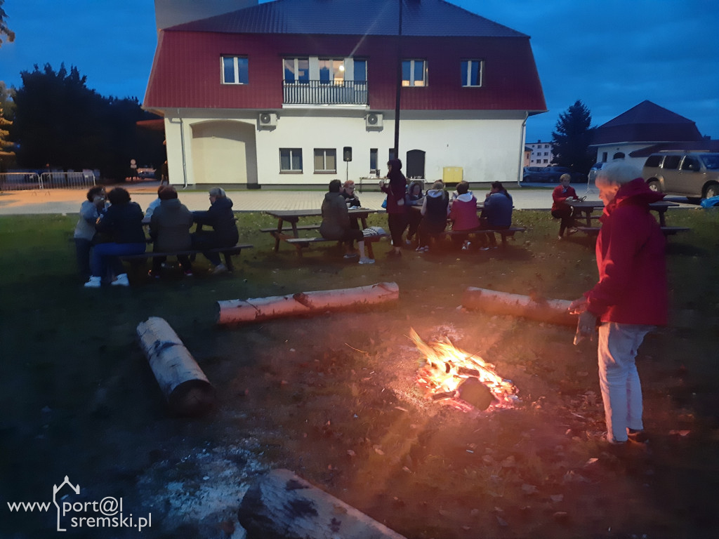 Ognisko z pszczołami, czyli jak seniorzy bawili