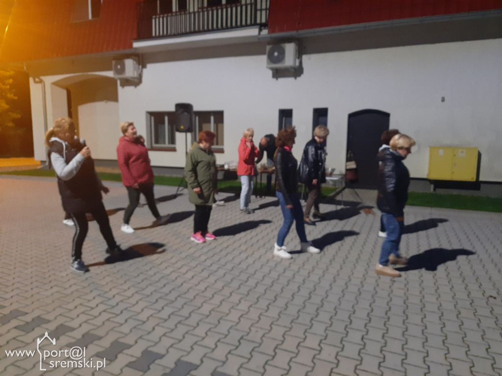 Ognisko z pszczołami, czyli jak seniorzy bawili