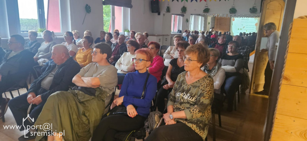 Ognisko z pszczołami, czyli jak seniorzy bawili