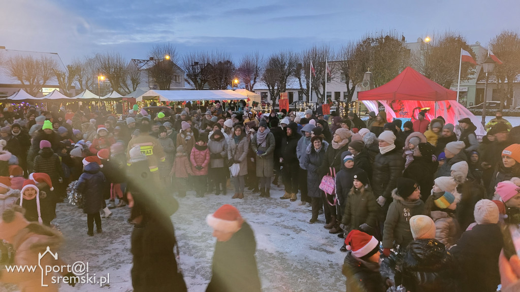 Świąteczny kiermasz w Książu Wlkp.