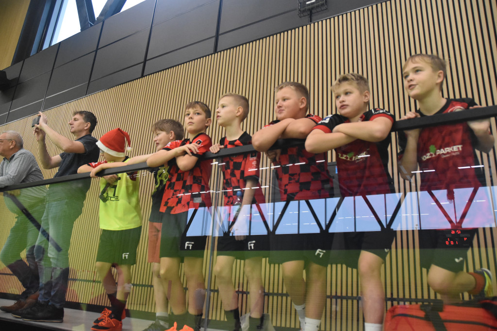 Mikołajkowy Turniej Piłki Halowej w Książu